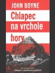 Chlapec na vrchole hory - náhled