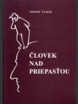 Človek nad priepasťou - náhled