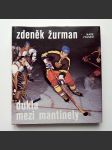 Dukla mezi mantinely  - náhled