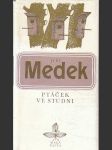 Ptáček ve studni - náhled