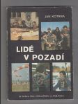 Lidé v pozadí - náhled